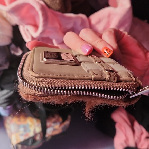 Loungefly Chewbacca small zip wallet - Picture 5 of 5